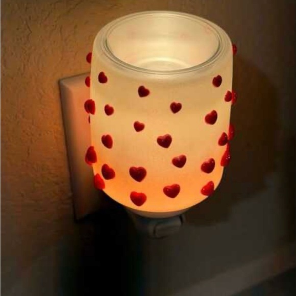 Scentsy Soaring Hearts Mini Warmer - Picture 2 of 2